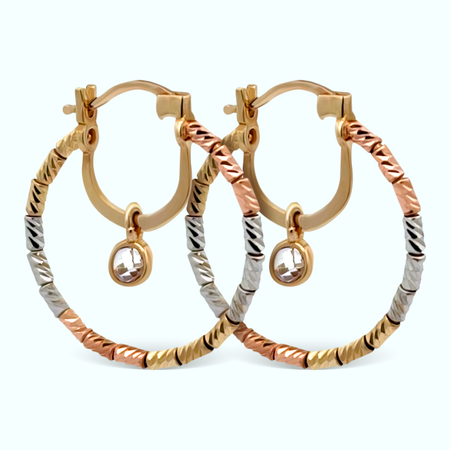 Złote kolczyki koła z zawieszką