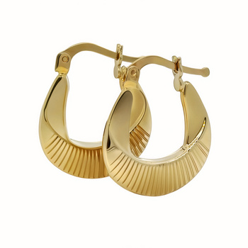 Złote kolczyki z grawerowaniem