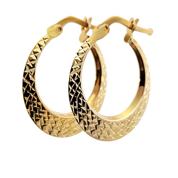 Złote kolczyki koła z diamentowaną powierzchnią