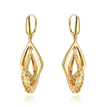 Złote kolczyki wiszące z ażurowym wzorem