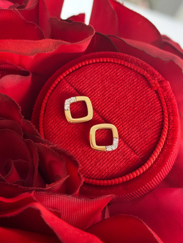 Złote kolczyki z diamentami