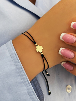 Czarna bransoletka sznurkowa z złotą koniczynką