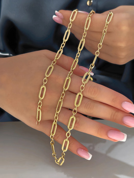 Złoty łańcuszek z diamentowanymi ogniwami